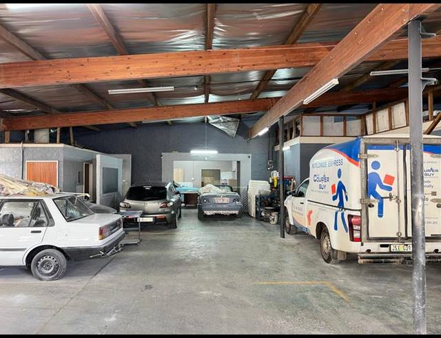 INDUSTRIAL PROPERTY TO RENT IN SIDWELL